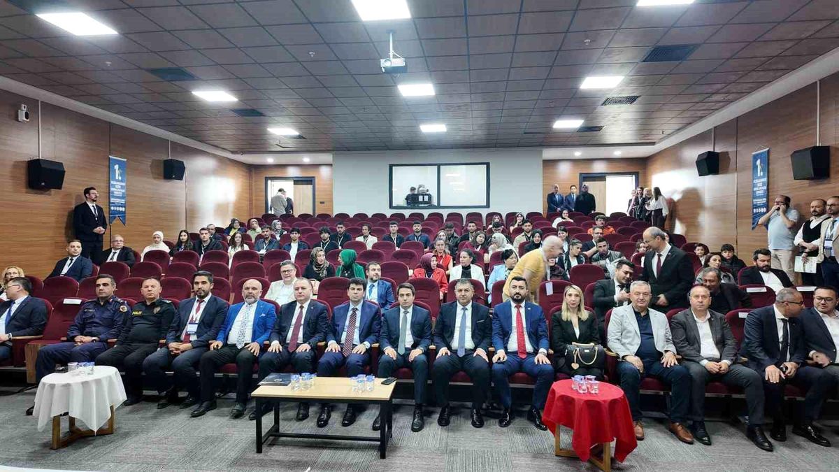 Gediz’de bilim rüzgarı: Uluslararası sosyal bilimler kongresi kapılarını açtı