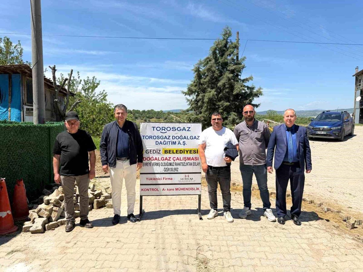 Gediz’in yeni mahallelerinde doğalgaz için ilk kazma vuruldu
