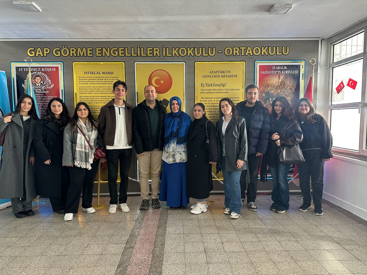 GİBTÜ Öğrencileri Görme Engellilere Destek