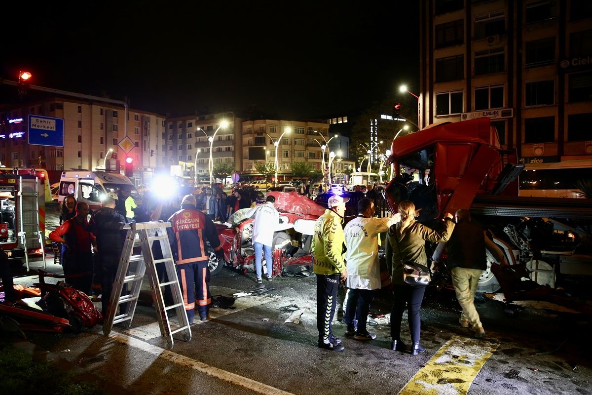 Giresun’da Trafik Kazası: 5 Ölü, 6 Yaralı