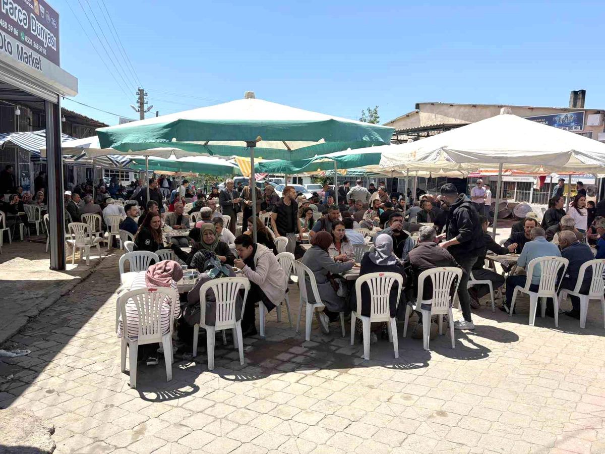 Gördes Sanayi Sitesi’nden 6 bin kişilik hayır yemeği