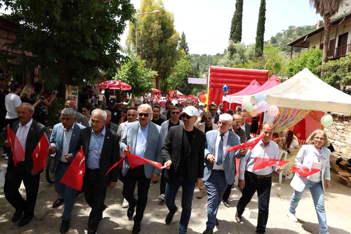 Güllübahçe’de festival coşkusu başladı.