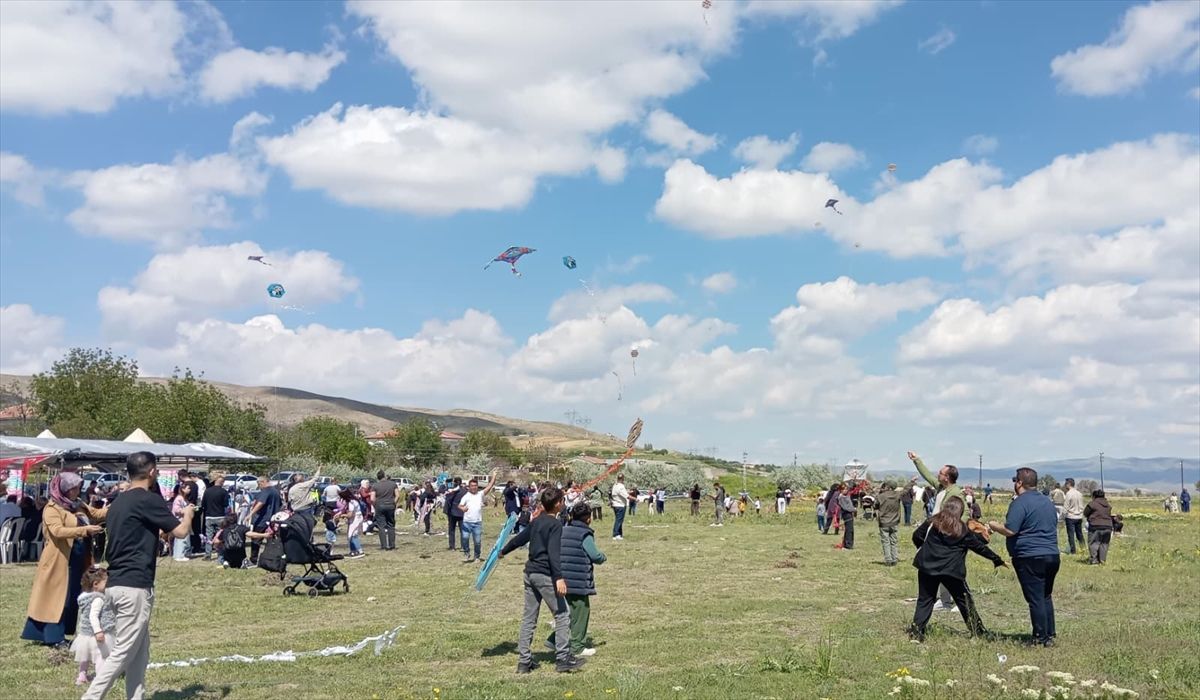 Yeniyaylacık’ta Uçurtma Şenliği