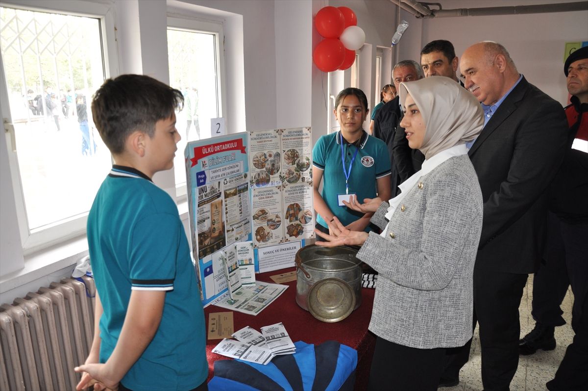 Gümüşhacıköy’de Bilim Fuarı Açıldı