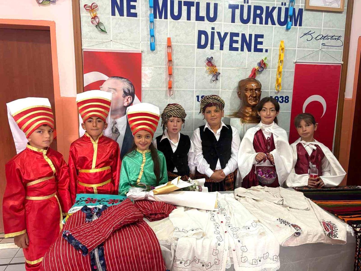 Niğde’de Giyim Üretim Kursu Yıl Sonu Sergisi Açıldı