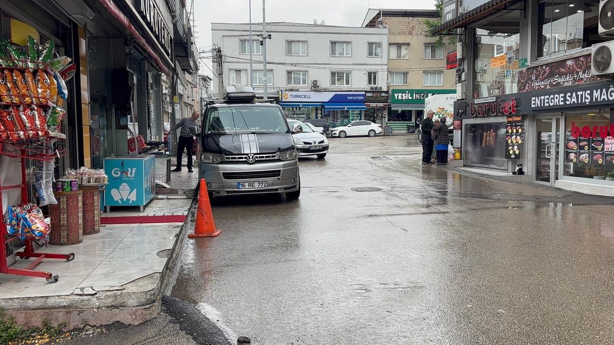 Bursa’da Araç Anne-Oğula Çarptı