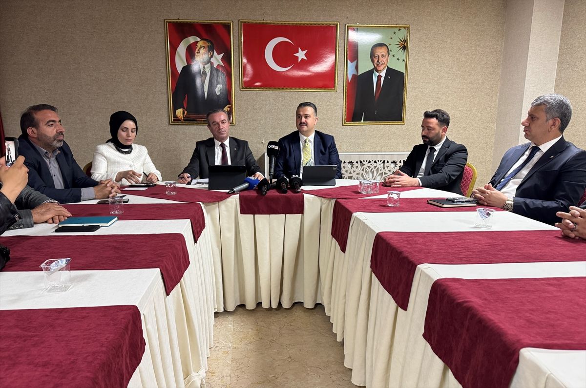 Hakkari’de AK Parti Toplantısı Yapıldı