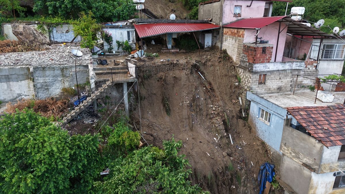 Hatay’da Şiddetli Sağanak: 2 Ölü, 4 Yaralı