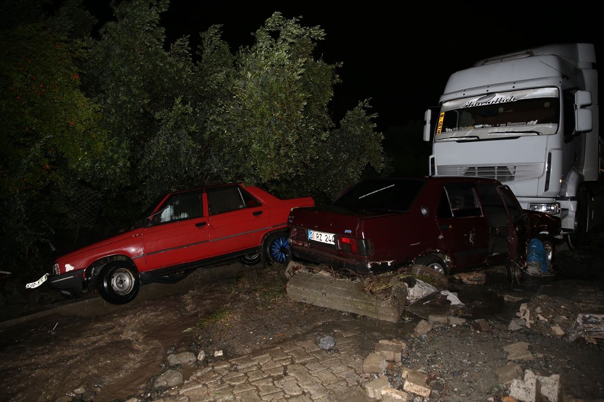 Dörtyol’da Sağanak: Ulaşım Kontrollü Sağlanıyor