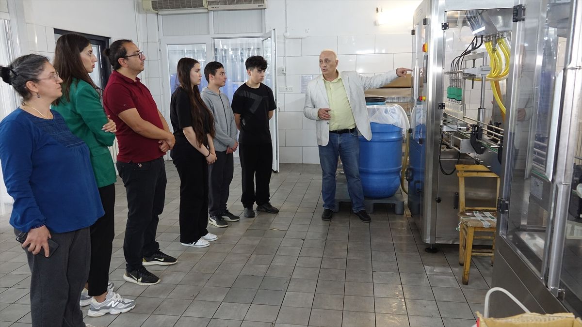 Edremit Lisesi’nden Sirke Üretimi Gezisi