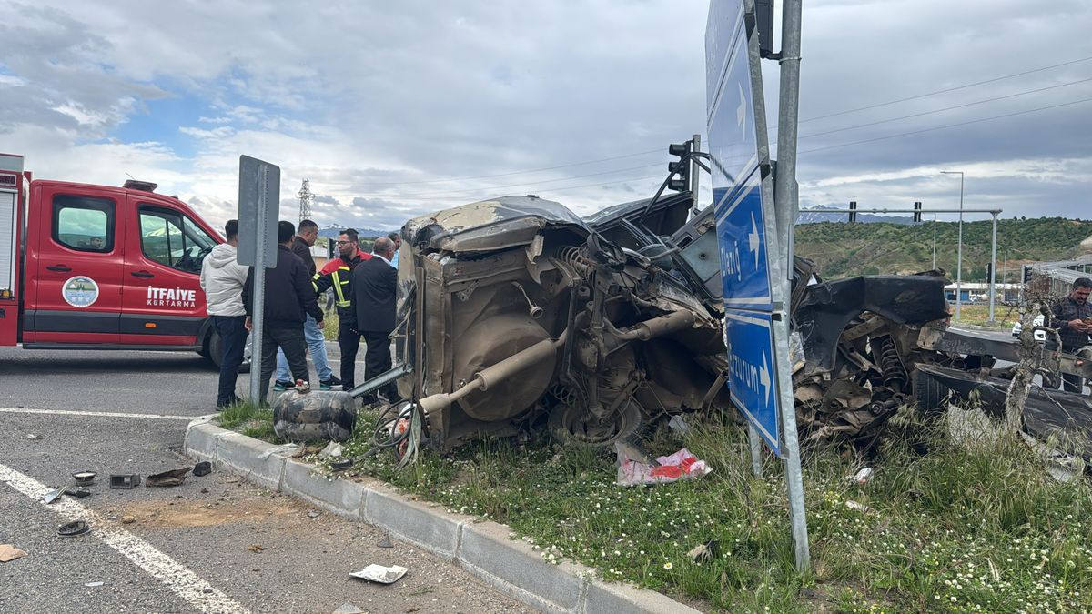 Bingöl’de Kaza: 1’i Ağır 2 Yaralı