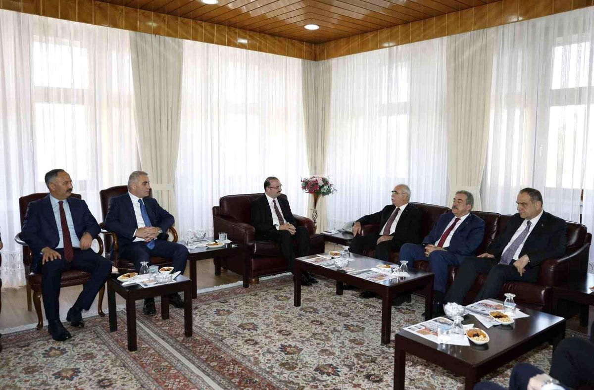 Anayasa Mahkemesi Başkanı Atatürk Üniversitesi’ni Ziyaret Etti