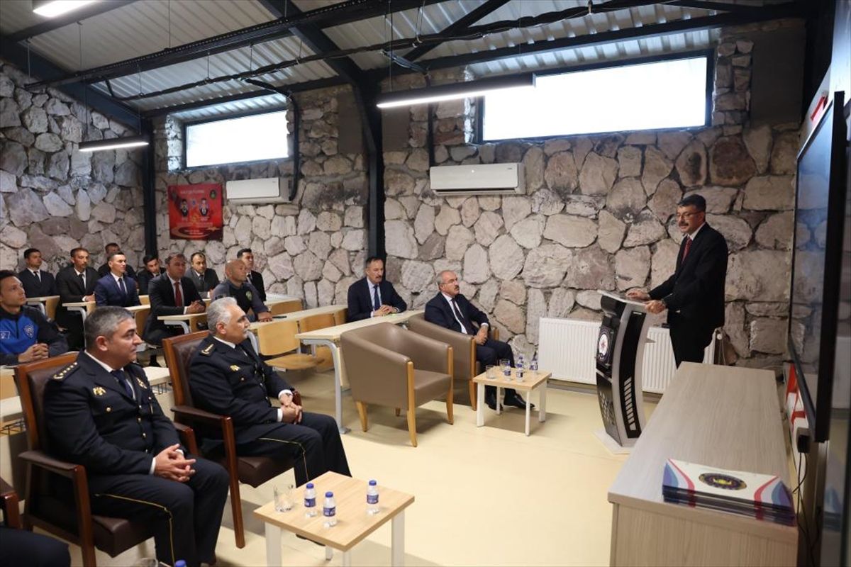 Ali Çelik, Deniz Polisi Eğitim Merkezi’ni Ziyaret Etti