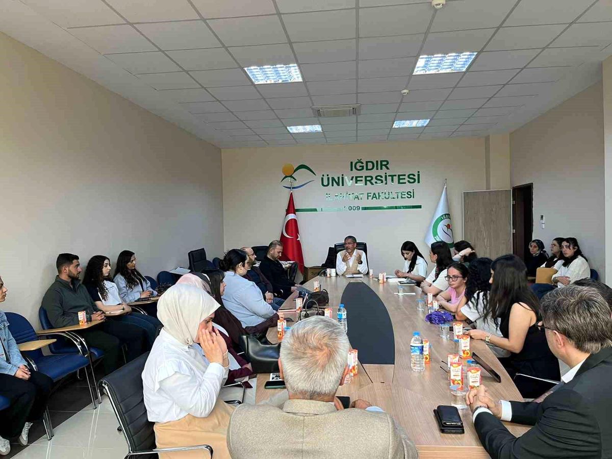 Iğdır’da Kitap Kritiği Etkinliği