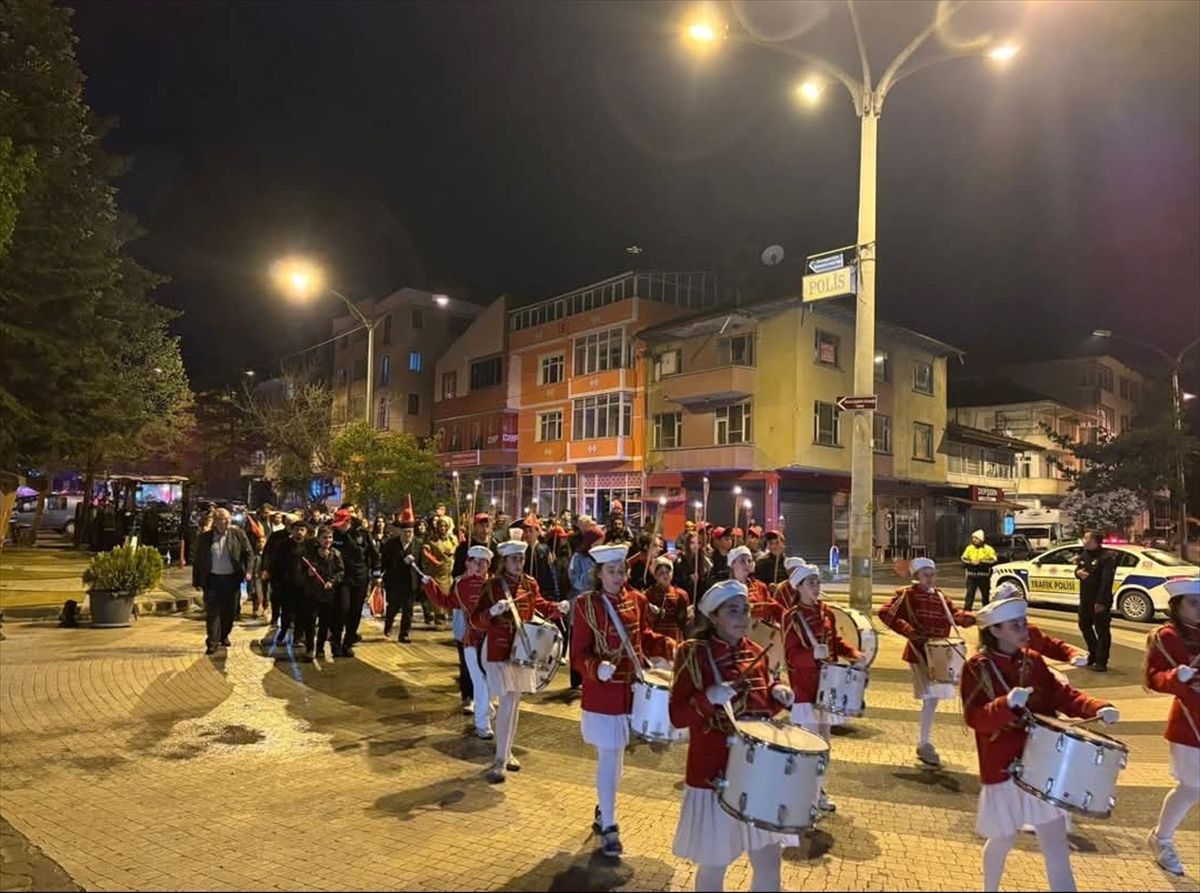 İhsangazi’de Fener Alayı Bayram Coşkusunu Yaşattı