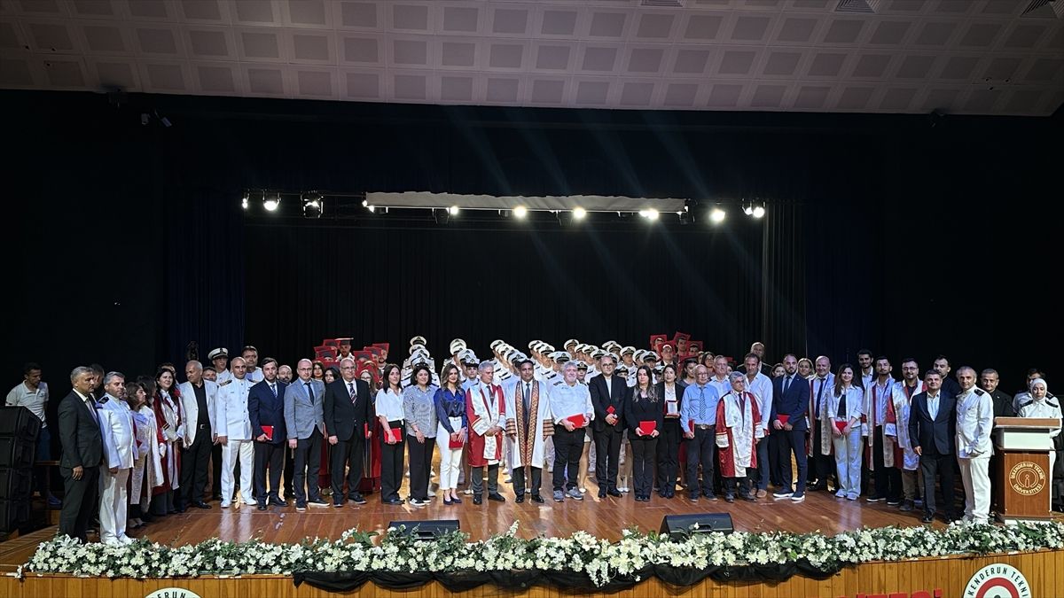 İSTE’de Mezuniyet Töreni Yapıldı