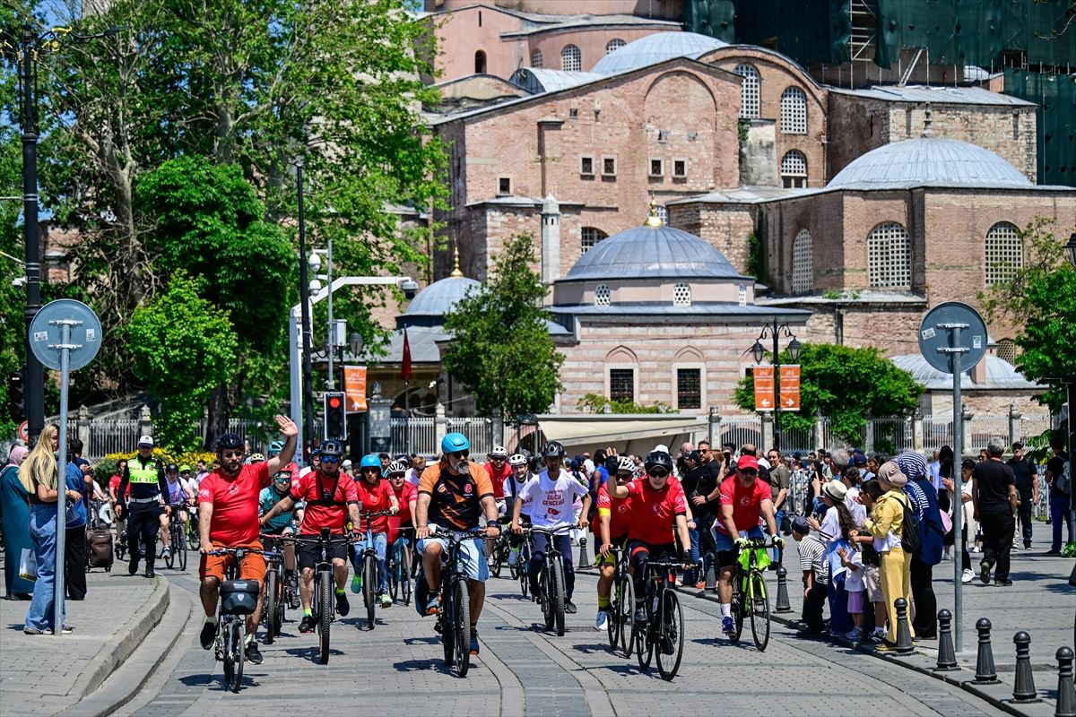 İstanbul’da Bisiklet Turu ile Atatürk Anıldı