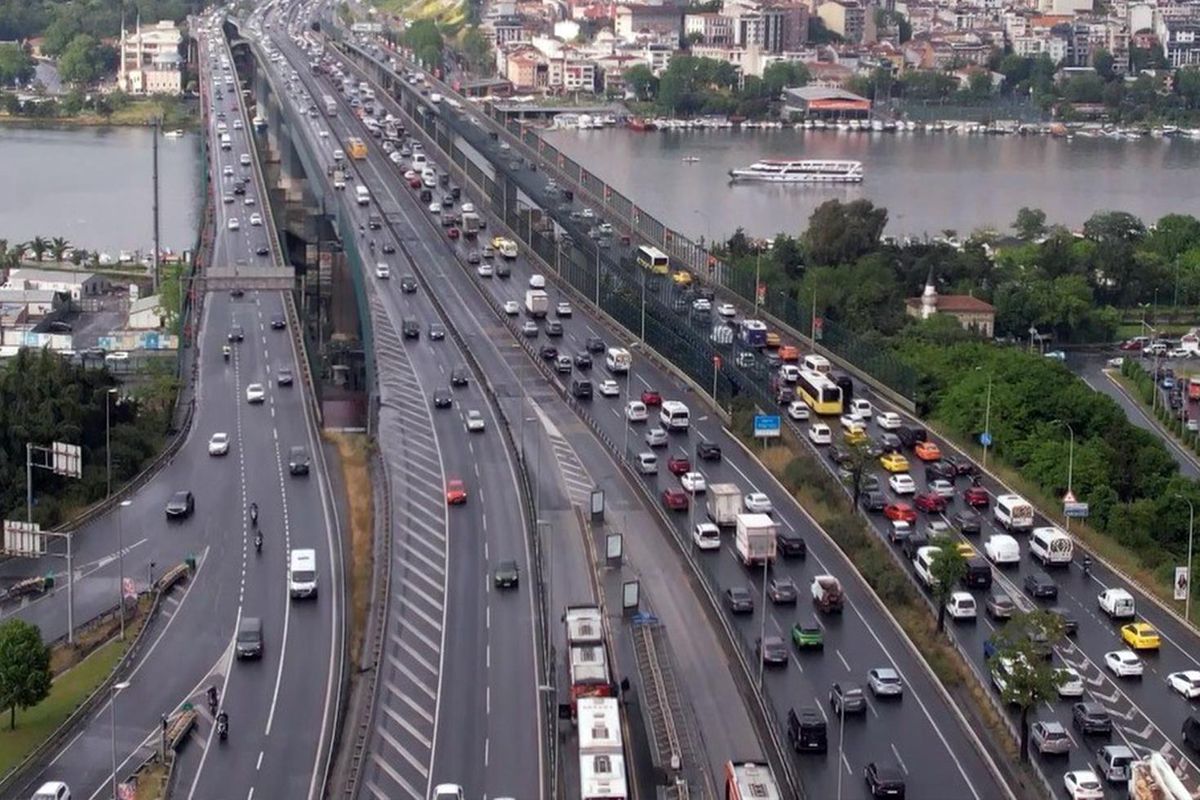 İstanbul’da yoğun trafik alarmı: Yüzde 85