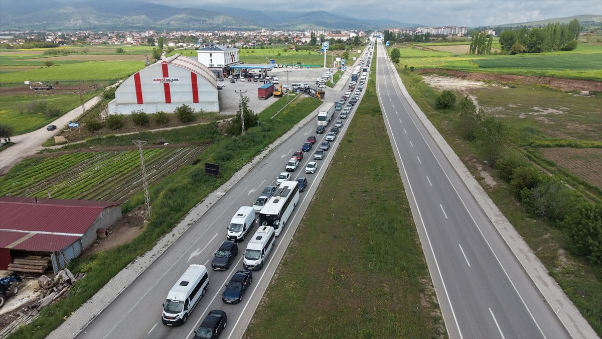 Amasya’da Bayramda Trafik Yoğunluğu
