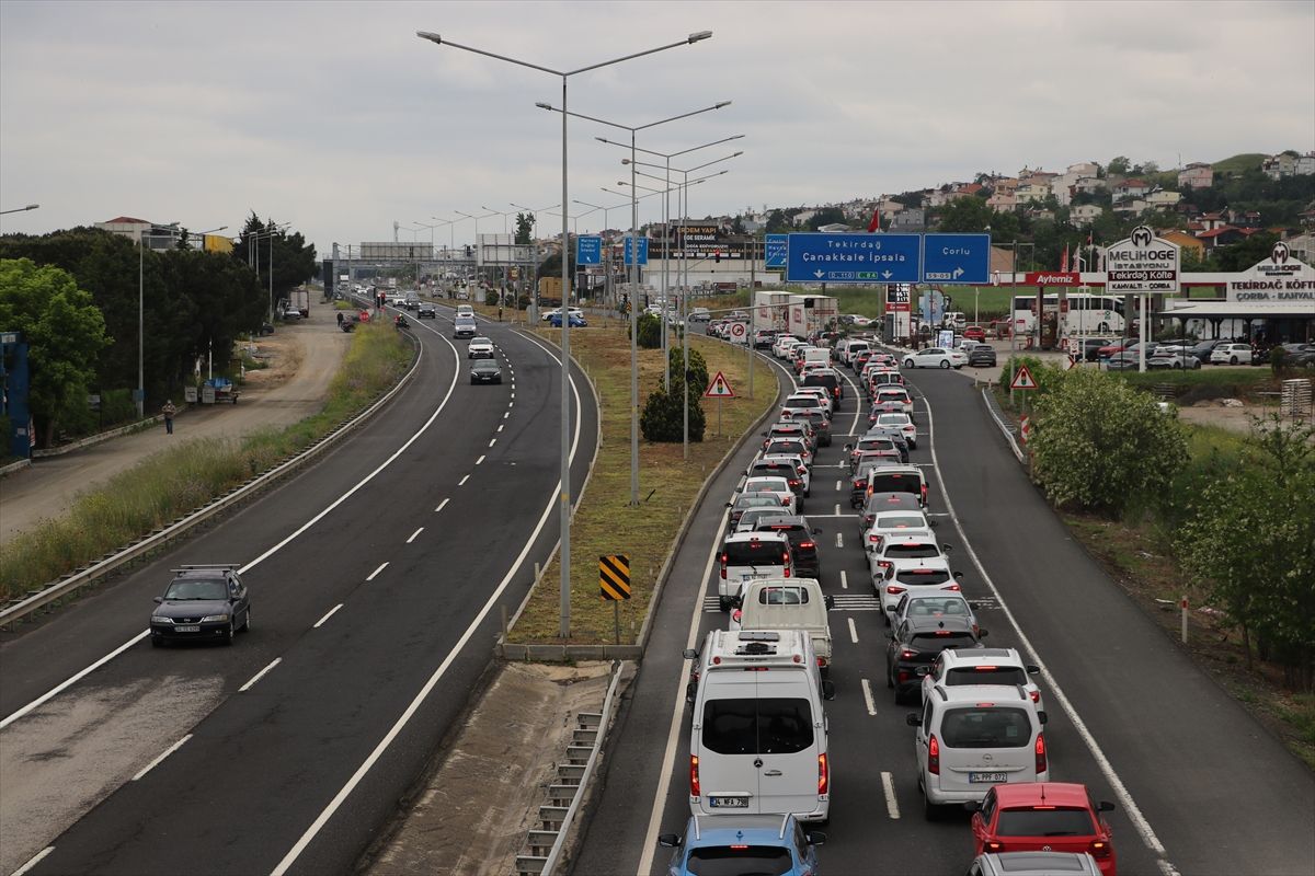İstanbul-Tekirdağ Yolu’nda Bayram Trafiği