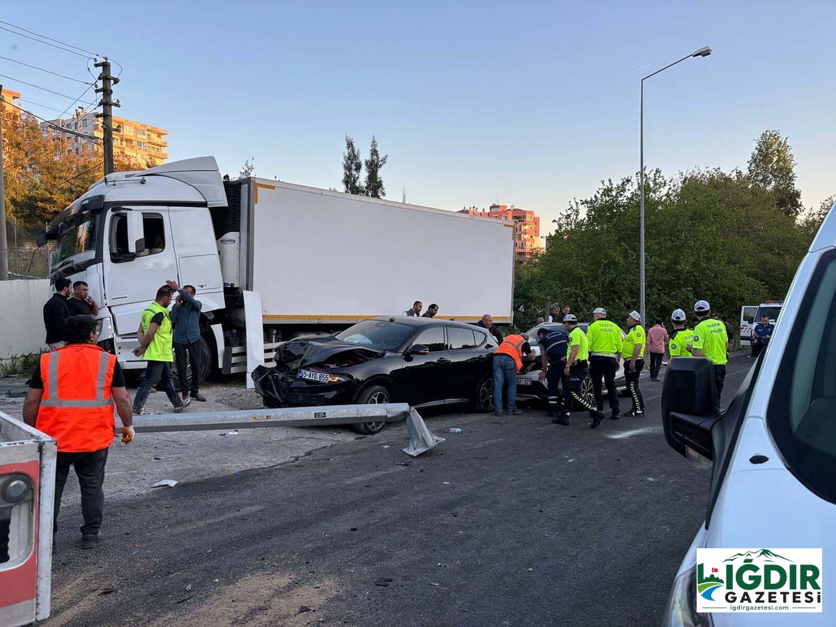 İzmir’de 1 polisin şehit olduğu, 2 kişinin hayatını kaybettiği kazanın yeni görüntüleri ortaya çıktı