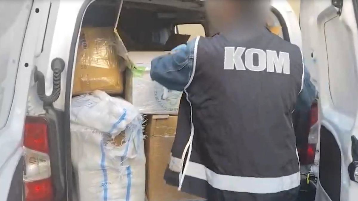 İzmir’de Kaçak Tütün Operasyonu