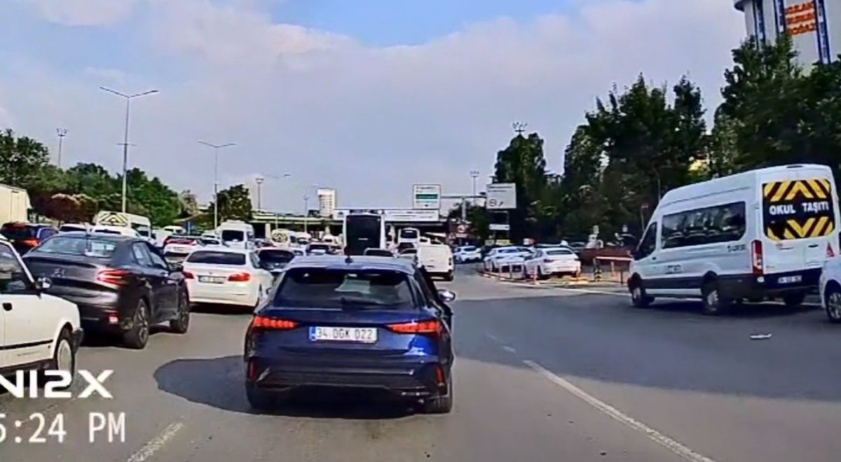 Kadıköy’de Otomobil Takla Attı