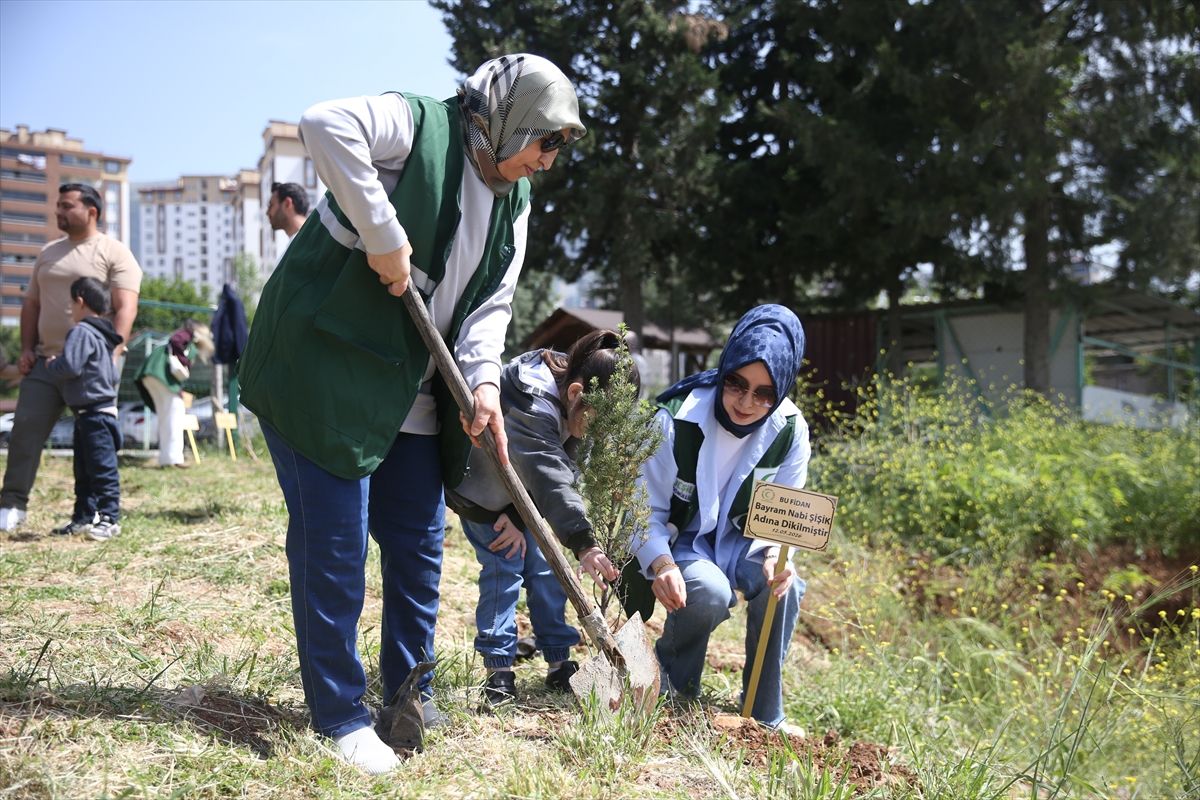 Kahramanmaraş’ta okul saldırısında hayatını kaybedenler için fidan dikildi