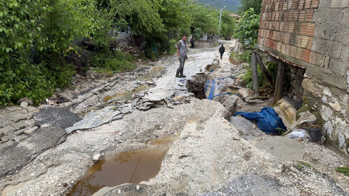 Kahramanmaraş ve Kilis’te Sağanak Yağış Hayatı Olumsuz Etkiledi