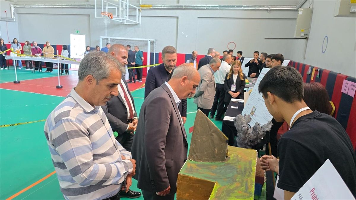 Malatya’da TÜBİTAK 4006 Bilim Fuarı Açıldı
