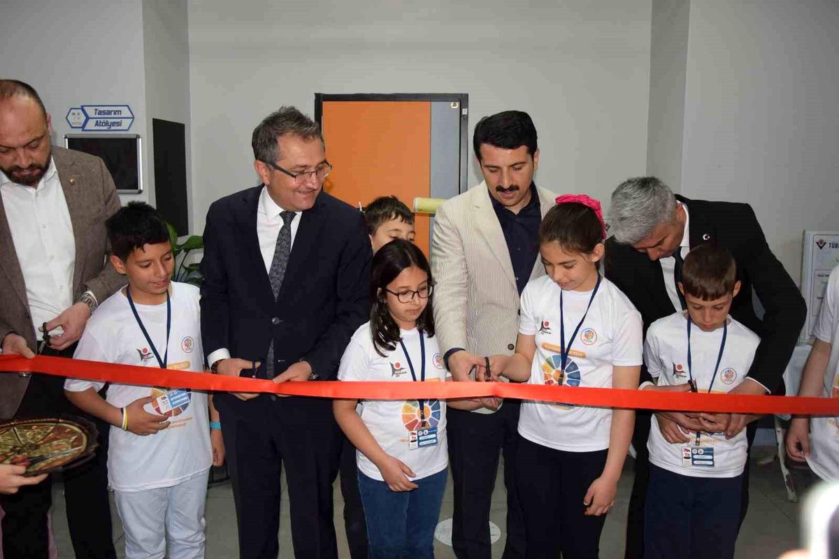 Karapınar’da 4006 TÜBİTAK Bilim Fuarı Düzenlendi
