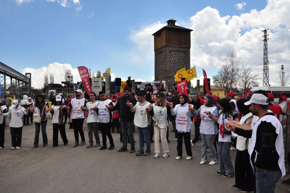 Kars’ta 1 Mayıs Coşkusu