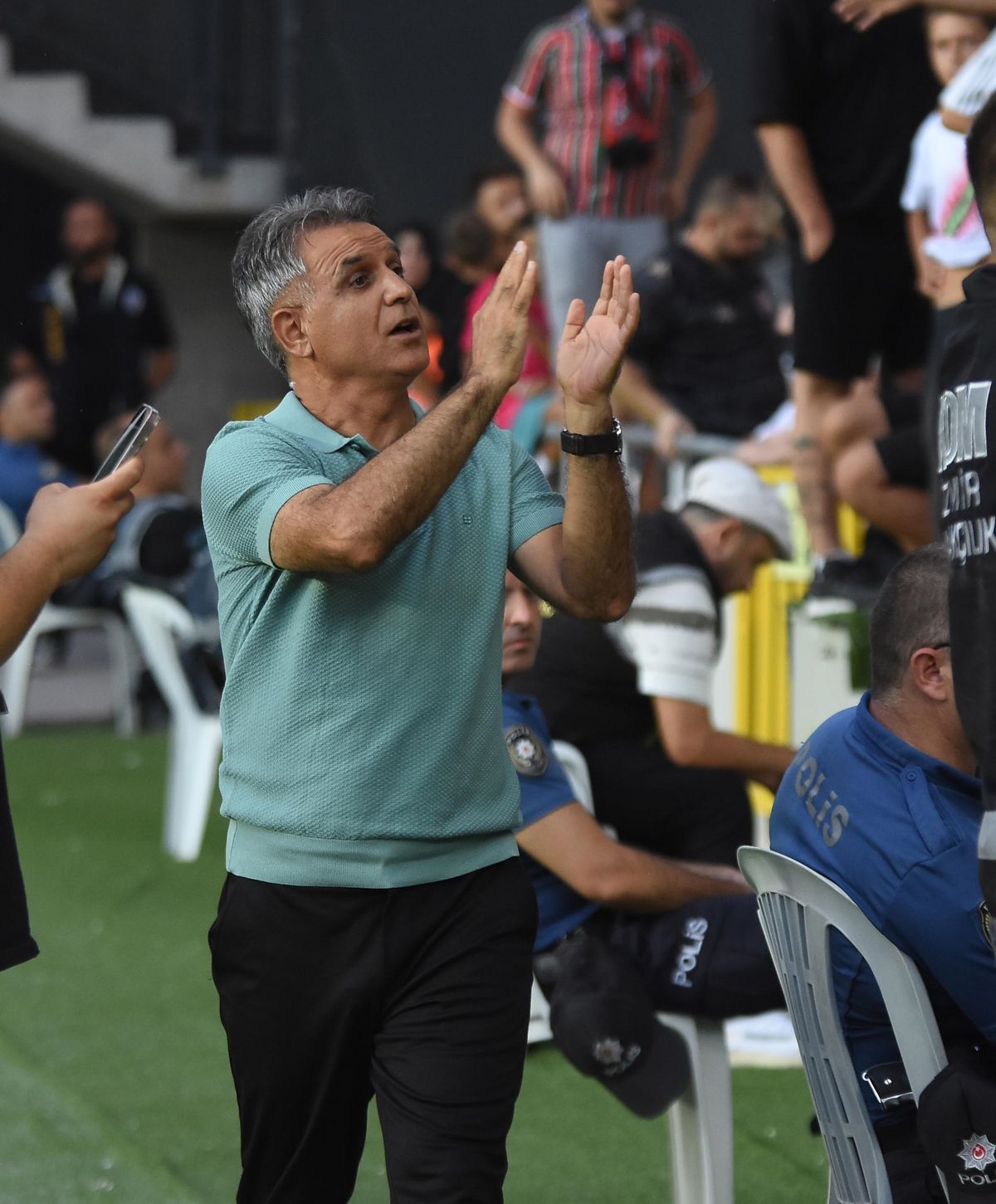 Karşıyaka’da Teknik Direktör Değişimi Belirsizliği