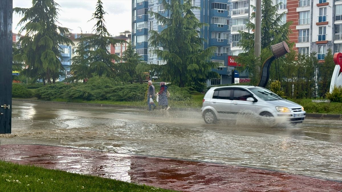 Kastamonu’da Sağanak Yağış Etkili Oldu