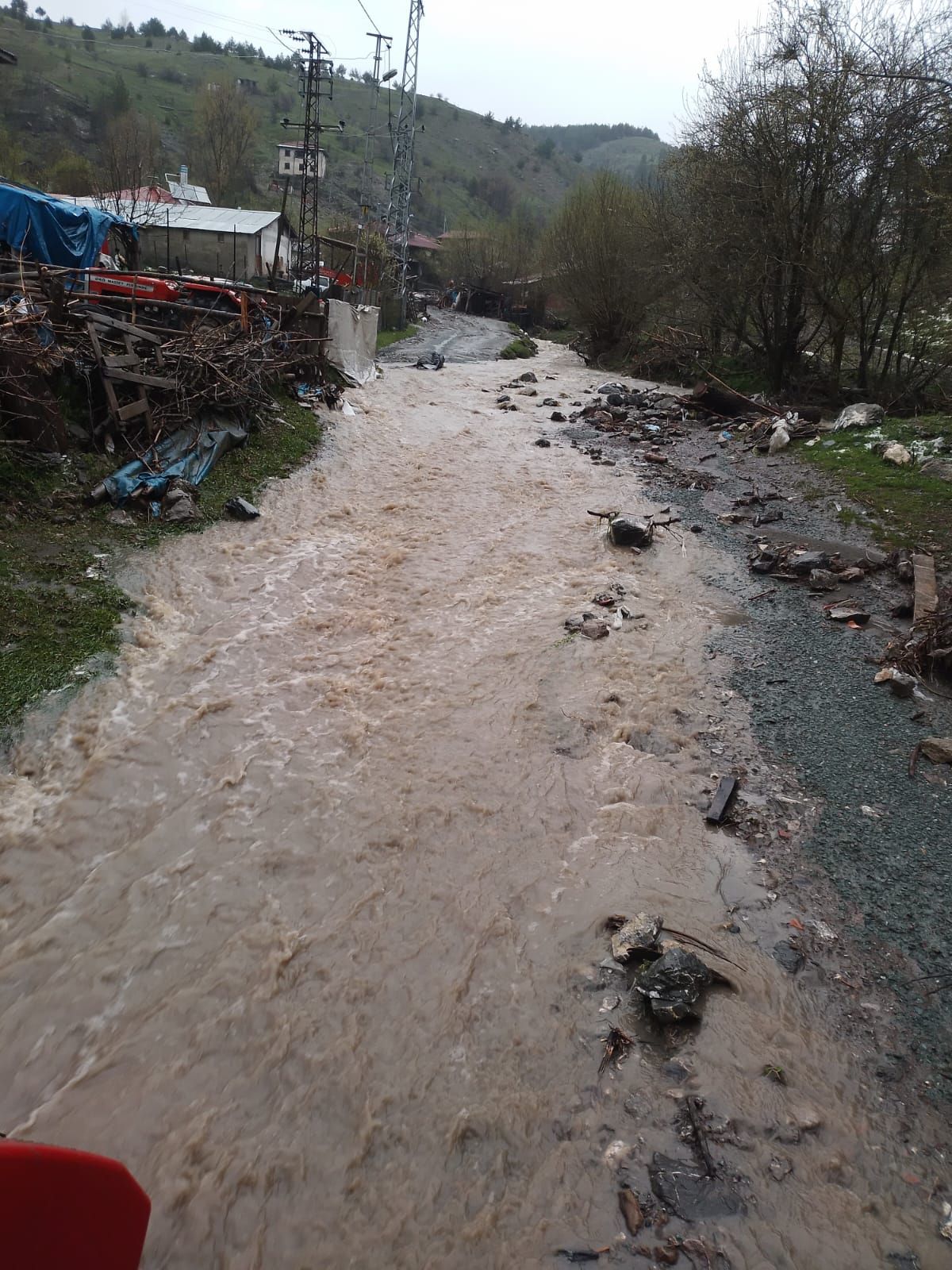 Tosya’da Sağanak ve Dolu Yağışı