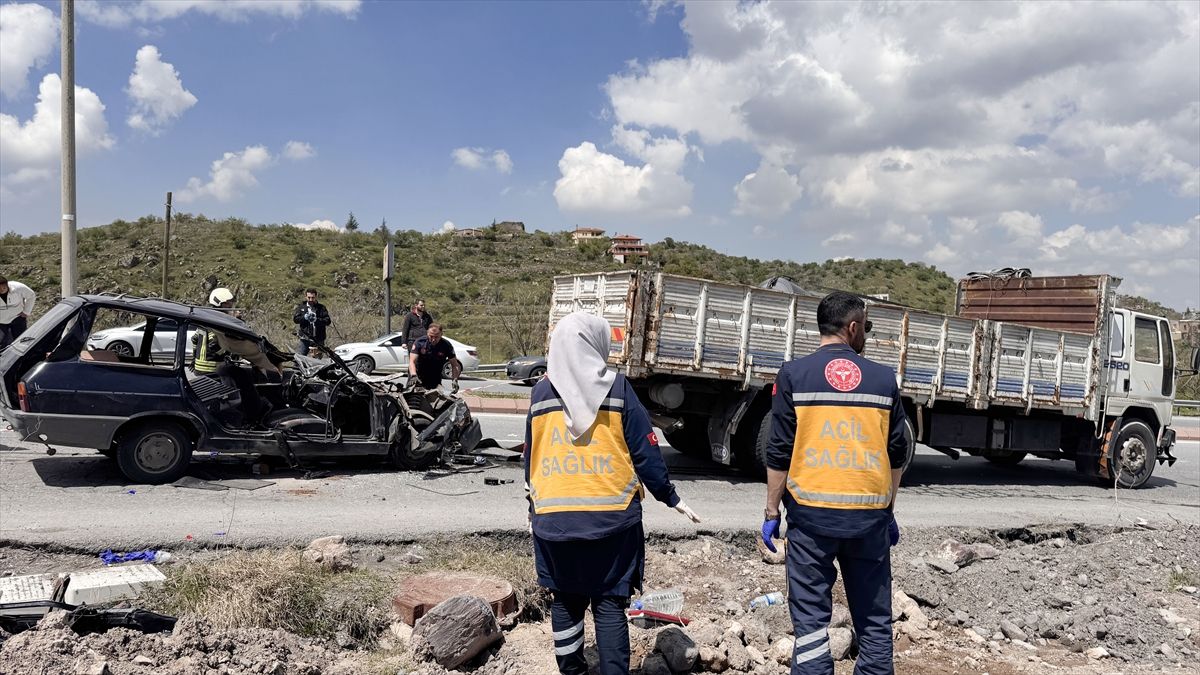 Kayseri’de Trafik Kazası: Anne Öldü, Oğul Yaralı