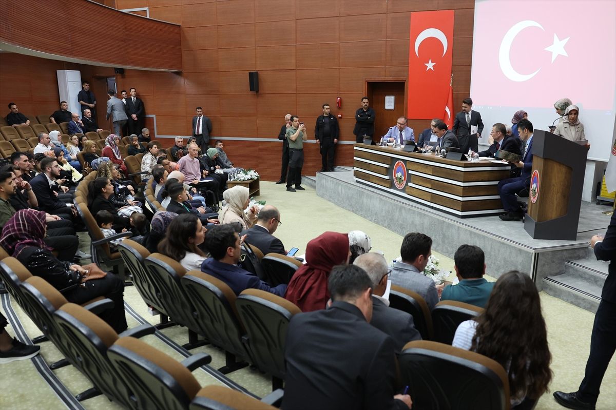 Vali Çiçek, Vatandaşlarla Buluştu