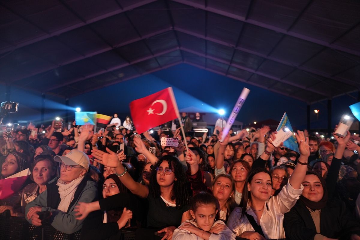 Dimash Qudaibergen İstanbul’da Konser Verdi