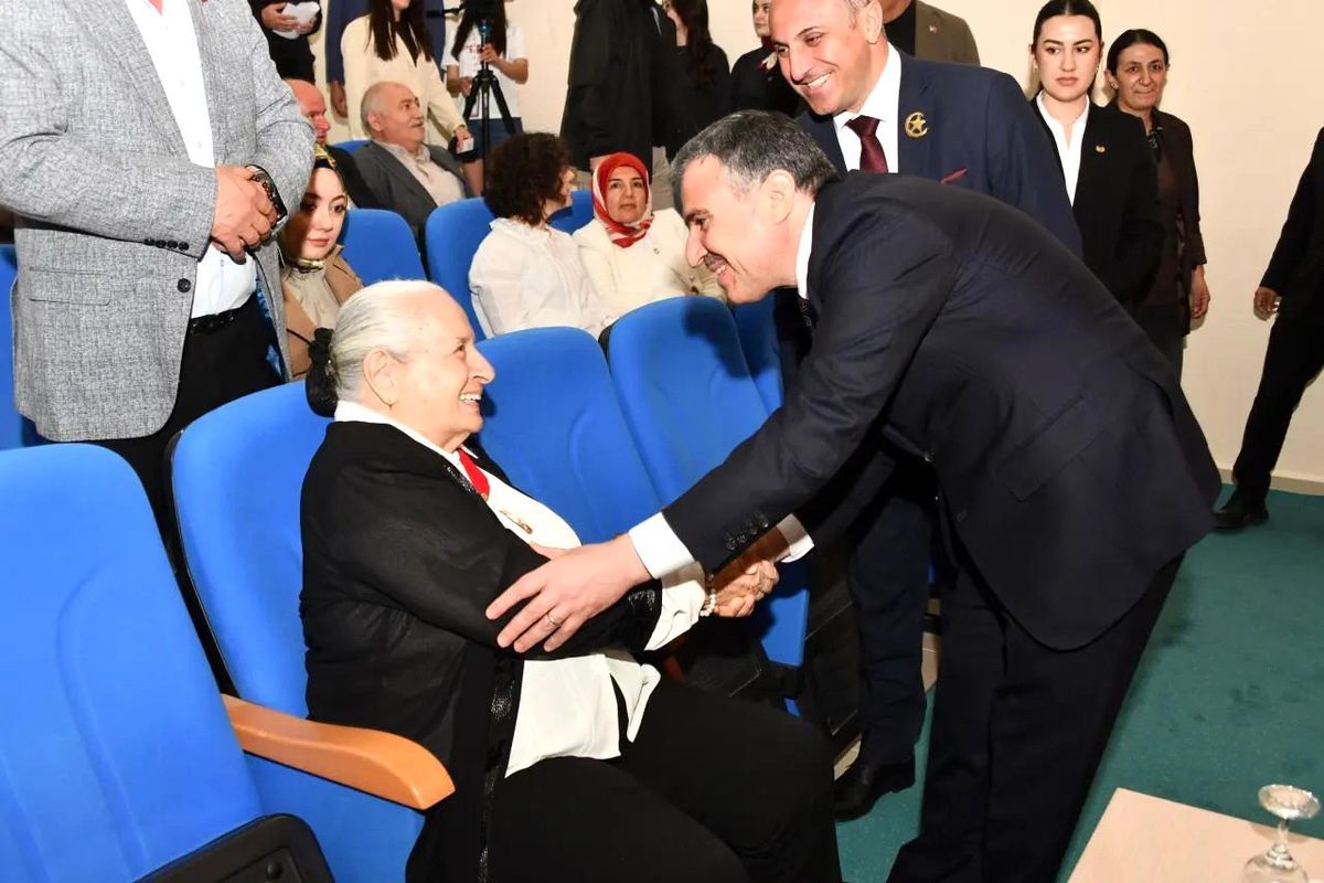 Kazım Karabekir’in kızı Gümüşhane’de gençlerle buluştu