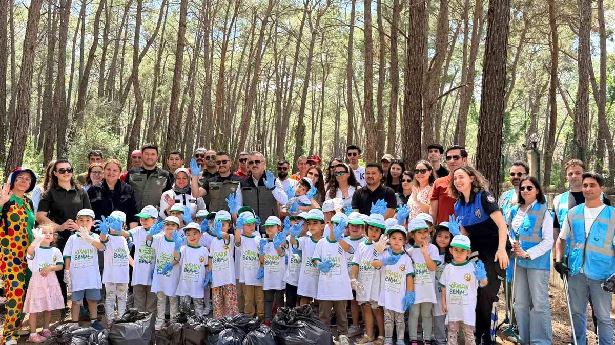 Kemer’de minik ellerden çevre temizliği