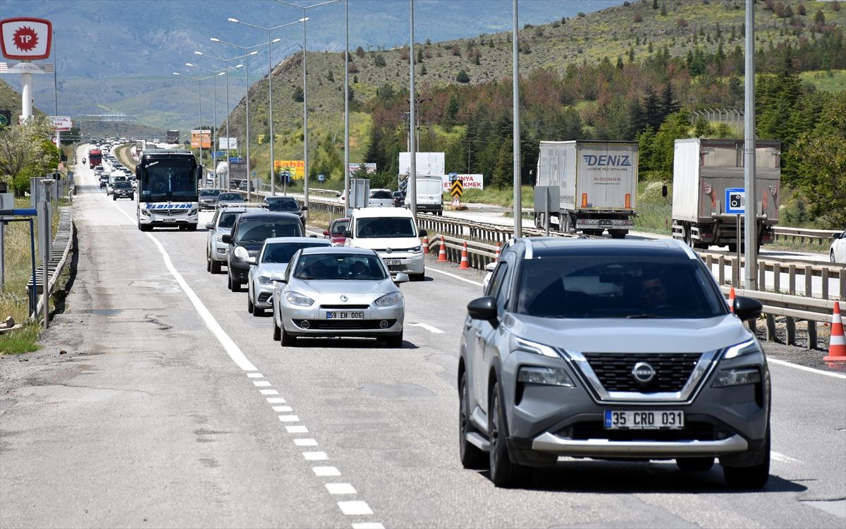 Kırıkkale’de Bayram Trafiği Yoğunlaştı