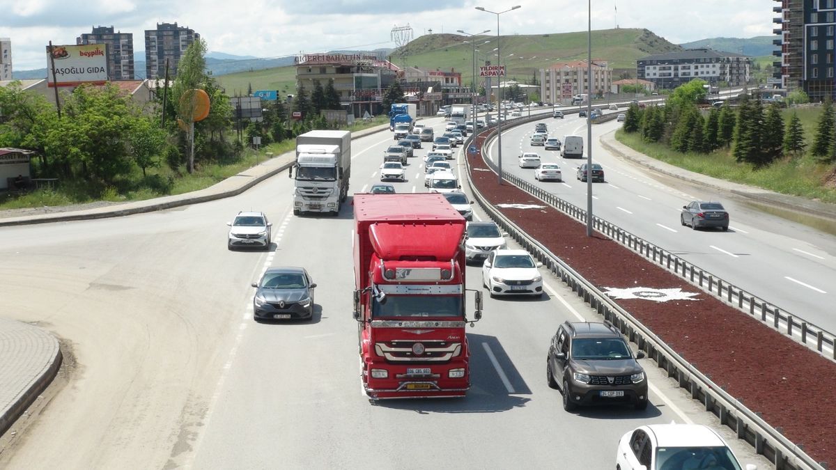 Kırıkkale’de Bayram Trafik Yoğunluğu