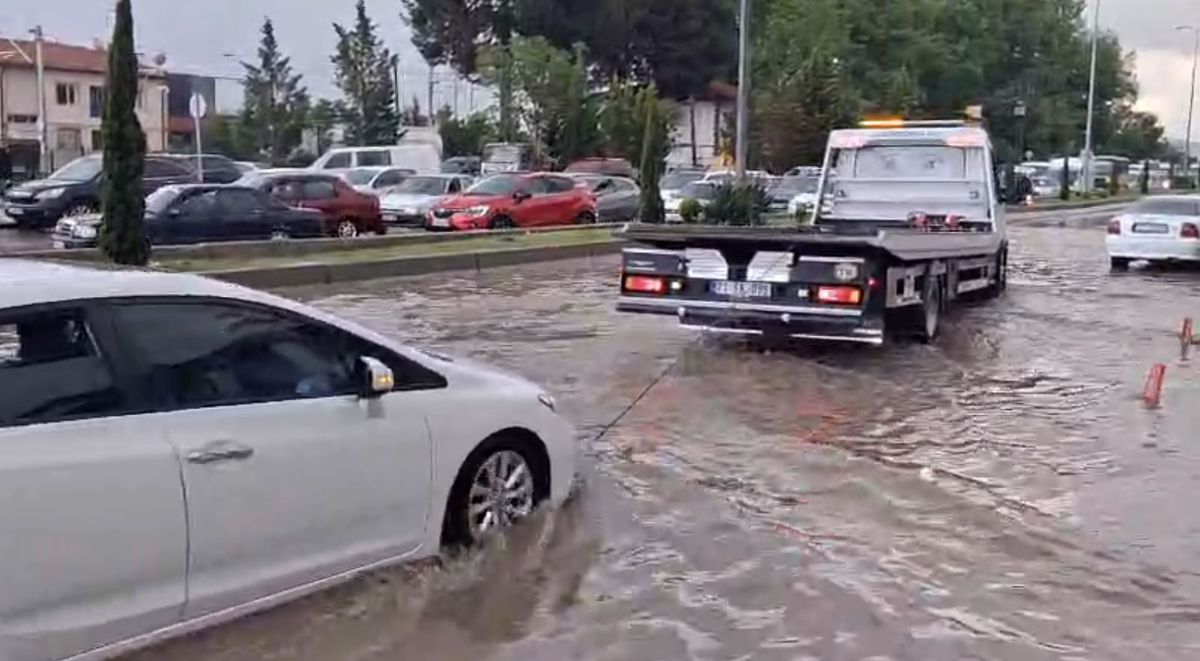 Kırıkkale’de Sağanak Yağış Hayatı Olumsuz Etkiledi