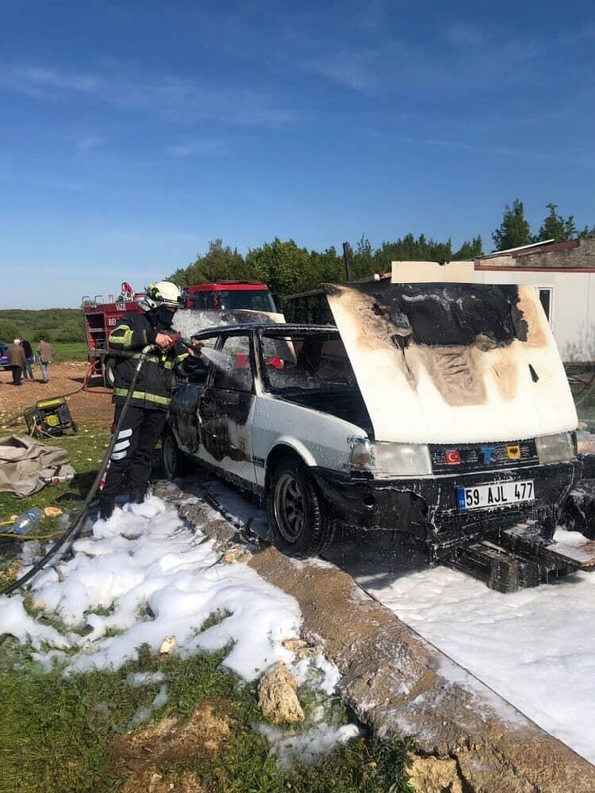 Kırklareli’nde Park Halinde Otomobil Yandı