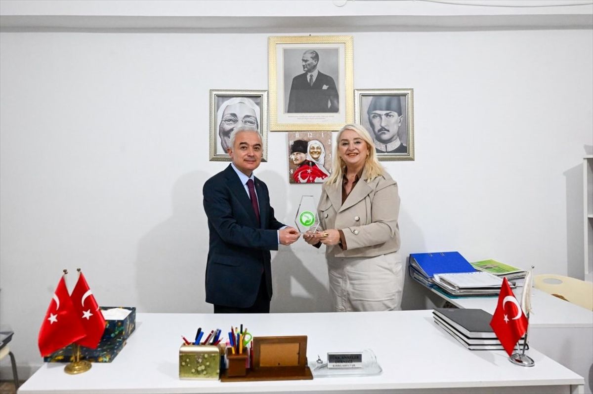 Vali Turan’dan Türk Anneler Derneği’ne ziyaret