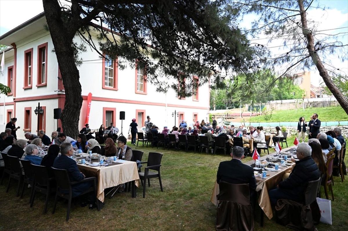 Vali Uğur Turan’dan Huzurevi Ziyareti