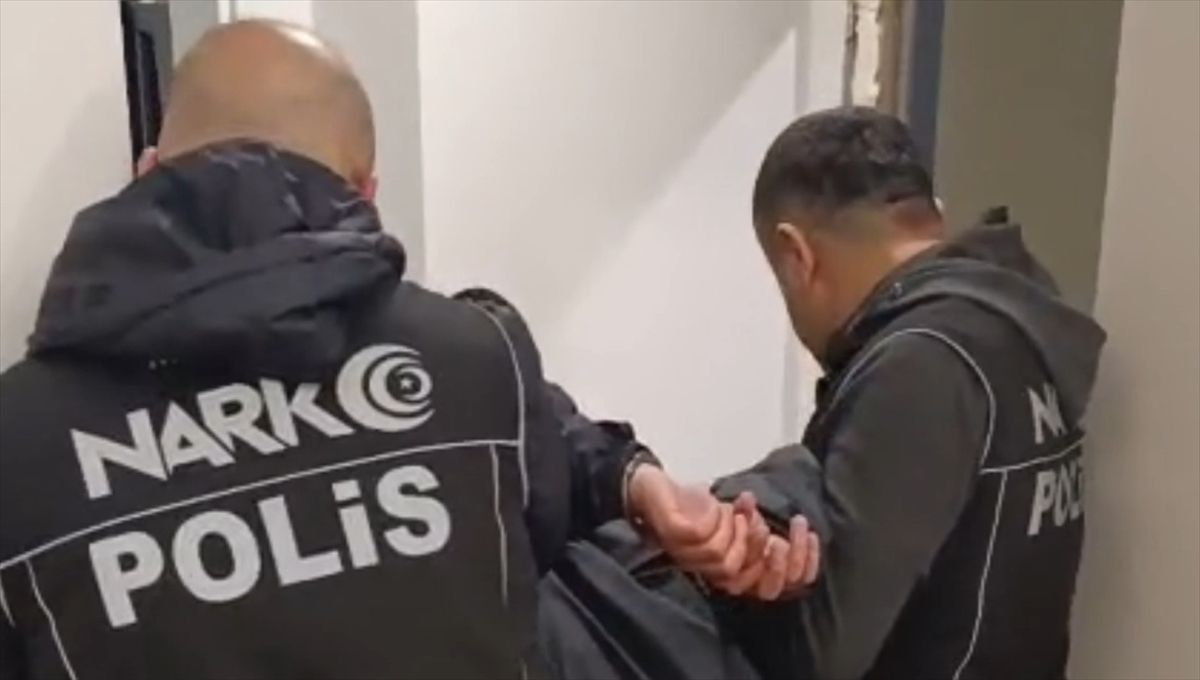 Interpol’ün Aradığı Kaçakçı Mersin’de Yakalandı