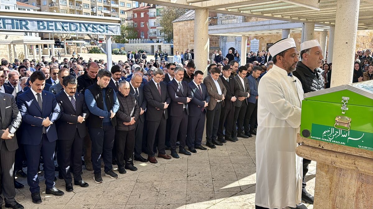 Kırşehir’de Küçük Çocuk Nefes Borusuna Çilek Kaçmasıyla Hayatını Kaybetti