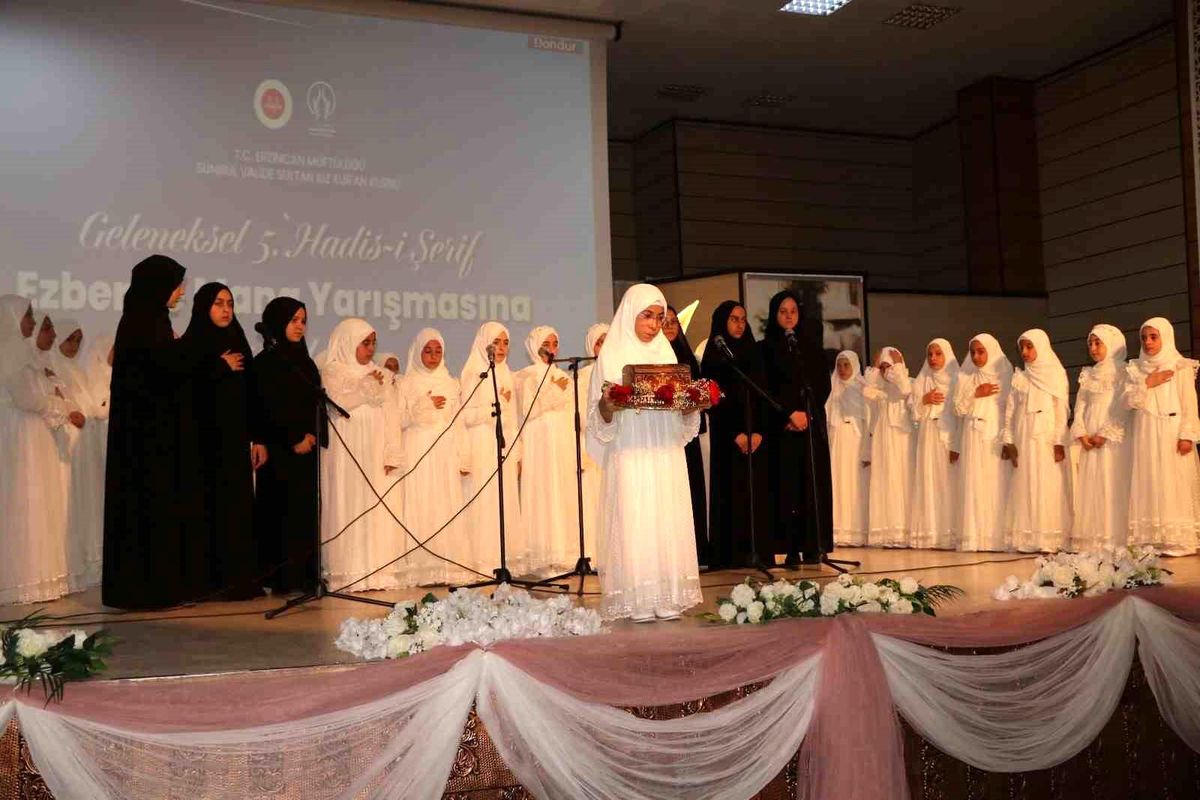 Erzincan’da Hadis Yarışması Düzenlendi
