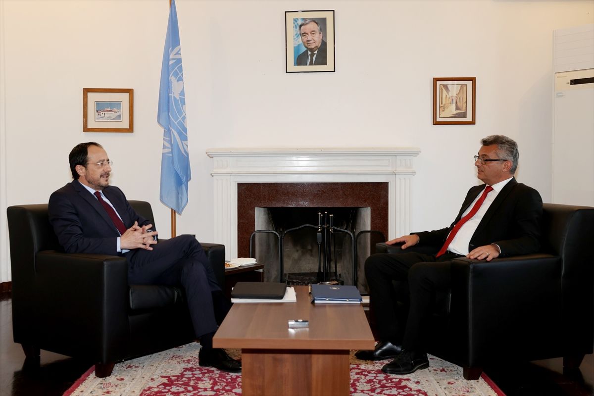 Erhürman ve Hristodulidis’ten Kıbrıs İçin Görüşme